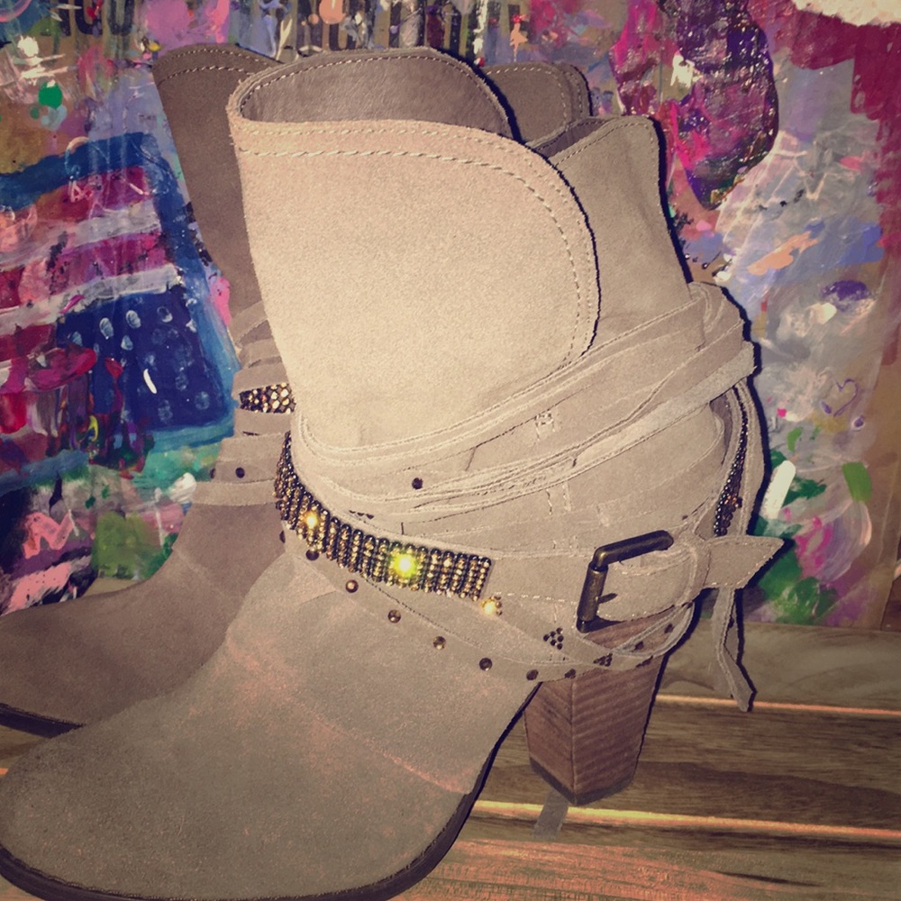 Naughty monkey boots